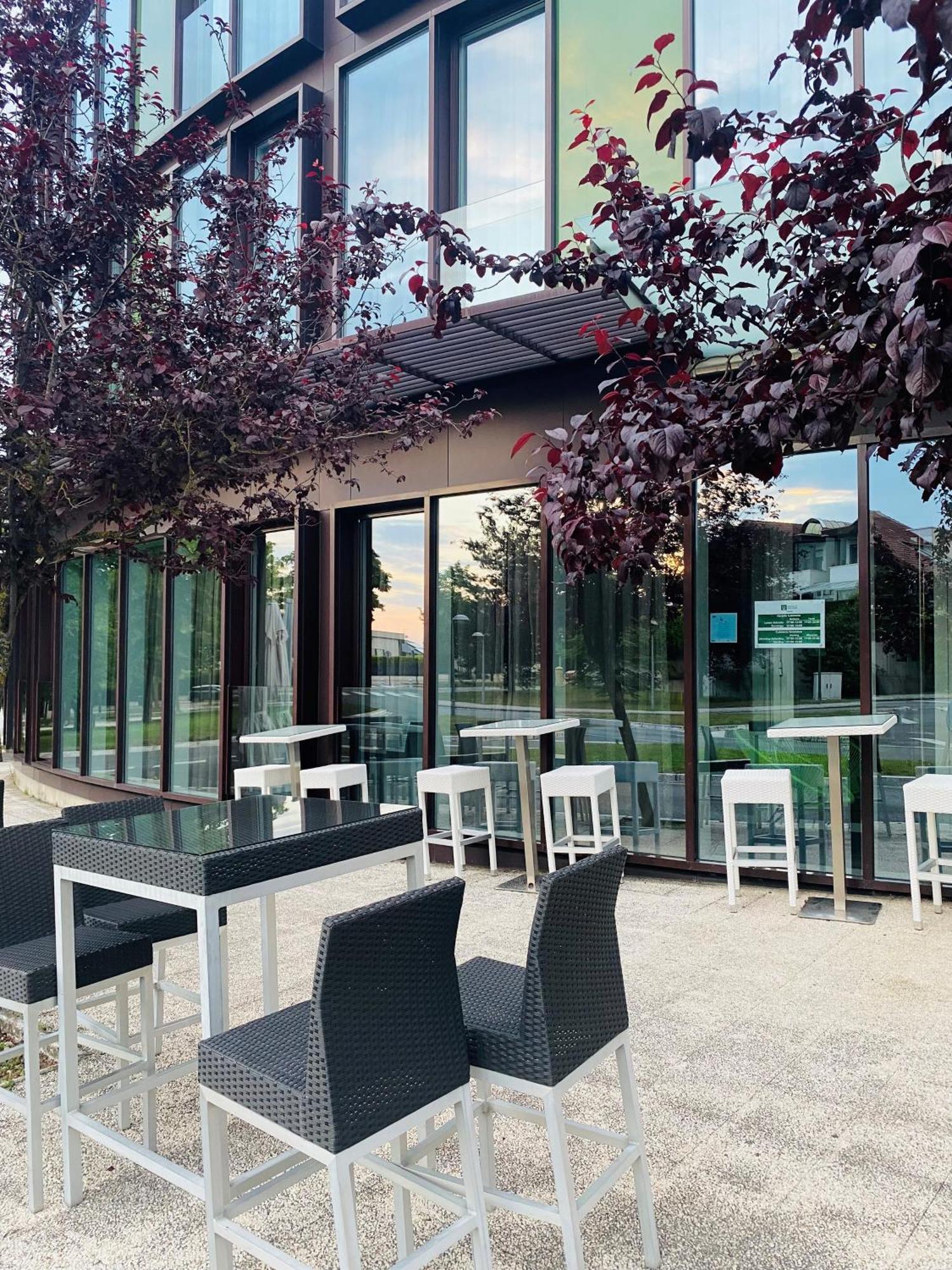 Hotel Jardines De Uleta Suites Vitoria-Gasteiz Dış mekan fotoğraf