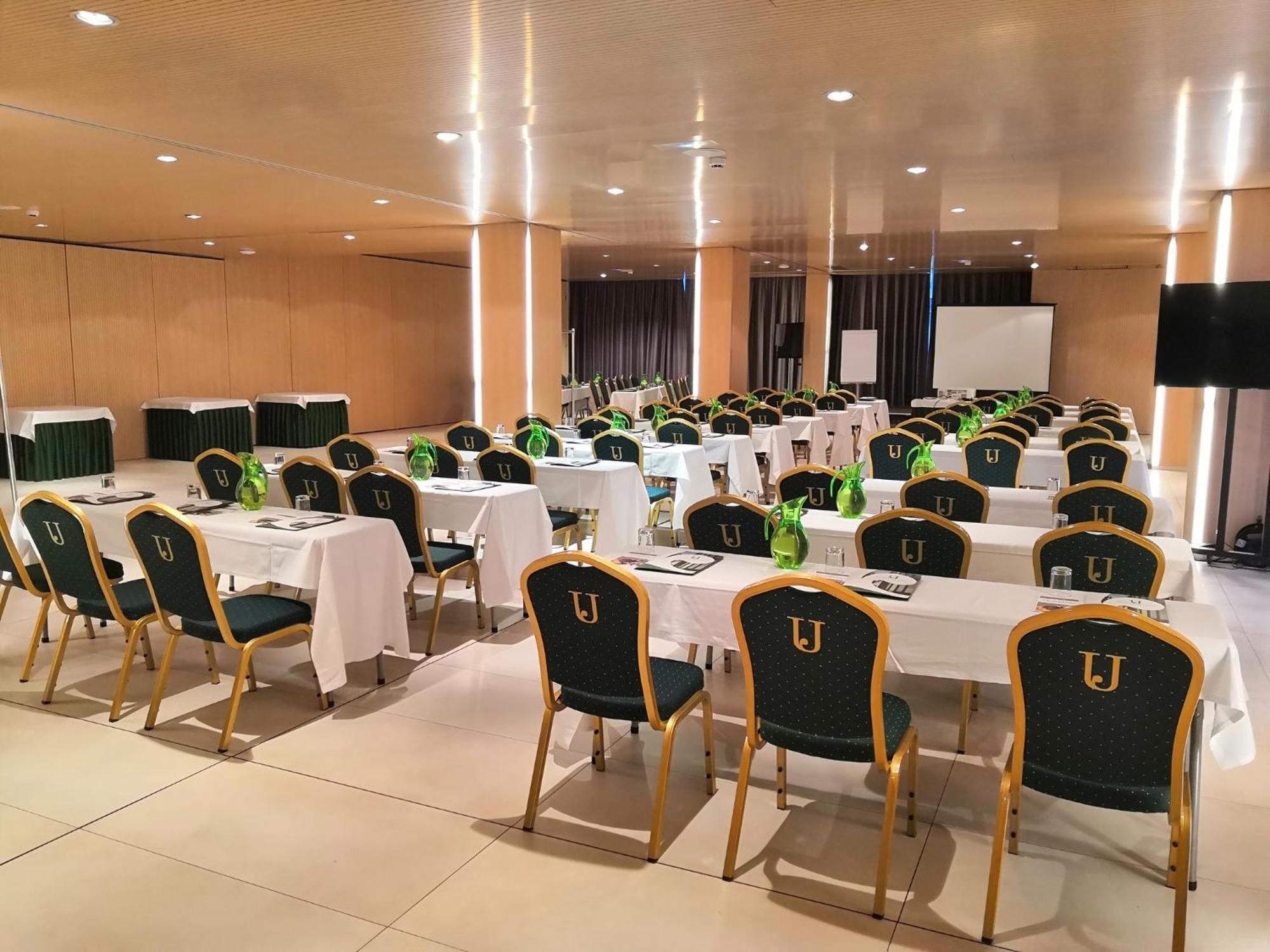 Hotel Jardines De Uleta Suites Vitoria-Gasteiz Dış mekan fotoğraf