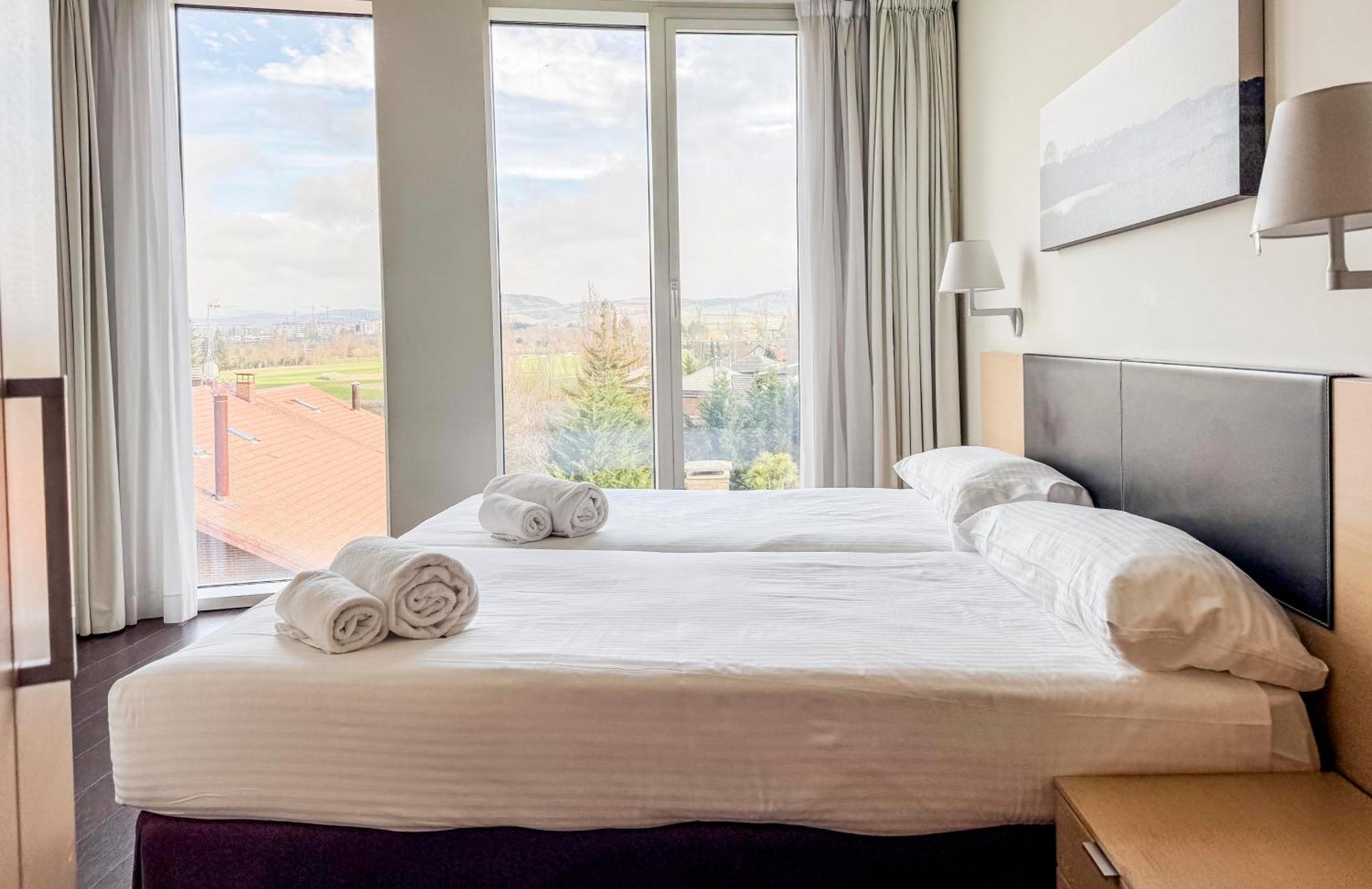 Hotel Jardines De Uleta Suites Vitoria-Gasteiz Dış mekan fotoğraf