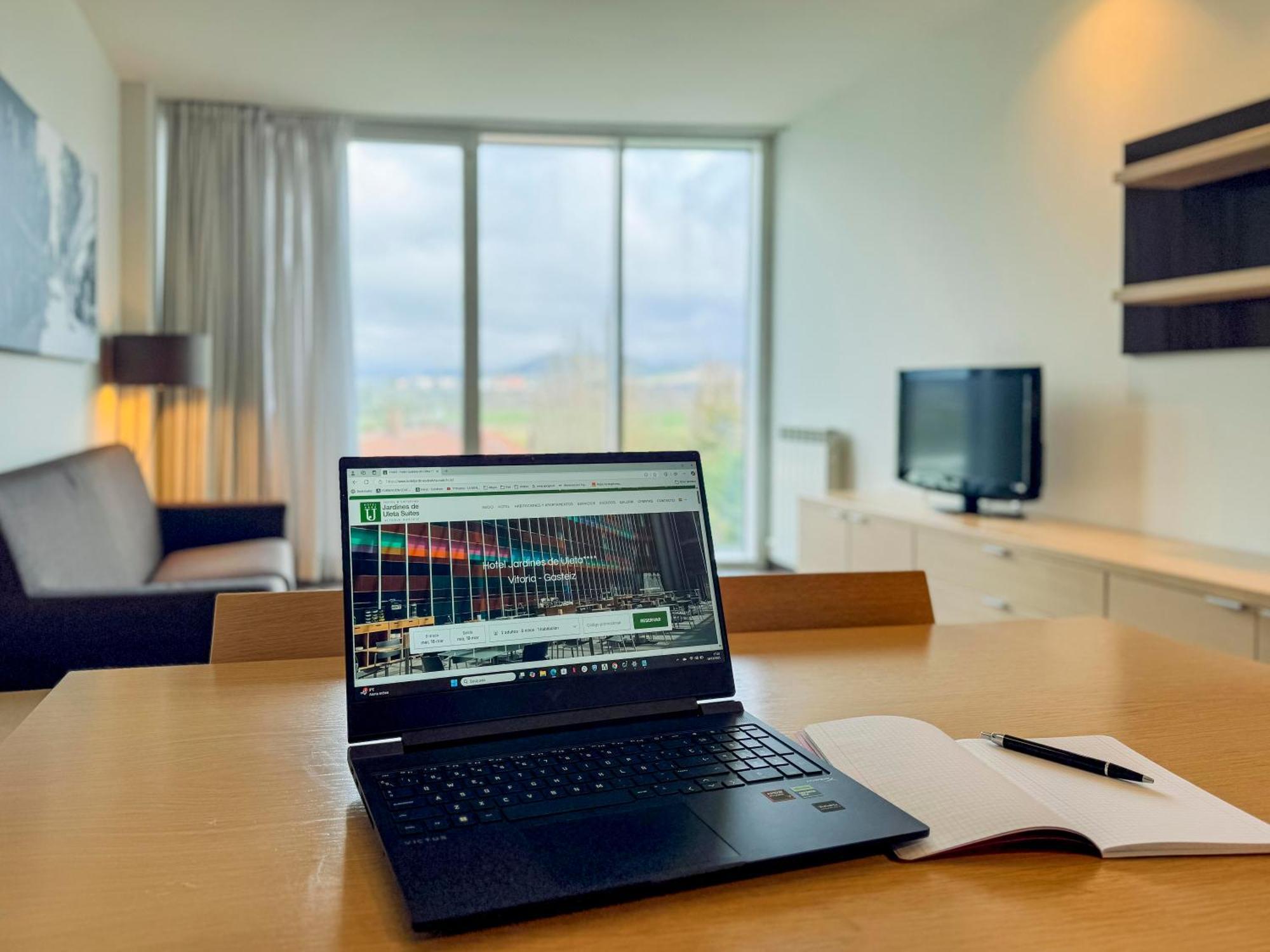 Hotel Jardines De Uleta Suites Vitoria-Gasteiz Dış mekan fotoğraf