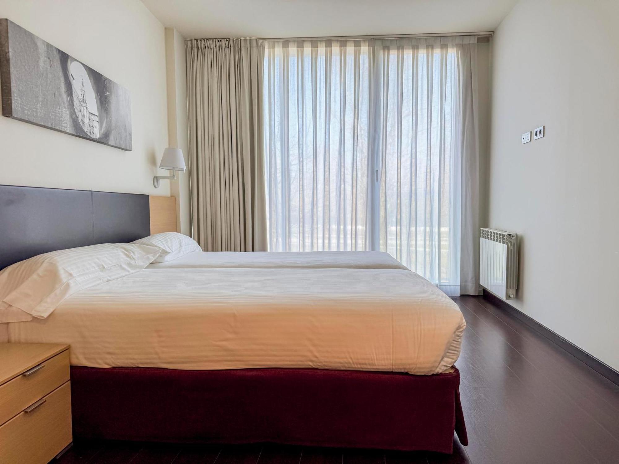 Hotel Jardines De Uleta Suites Vitoria-Gasteiz Dış mekan fotoğraf