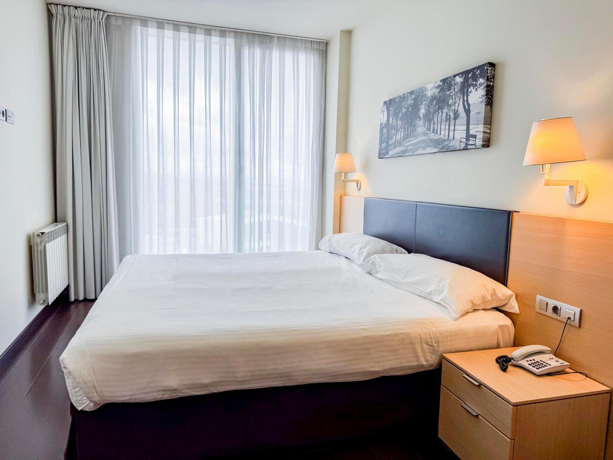 Hotel Jardines De Uleta Suites Vitoria-Gasteiz Dış mekan fotoğraf