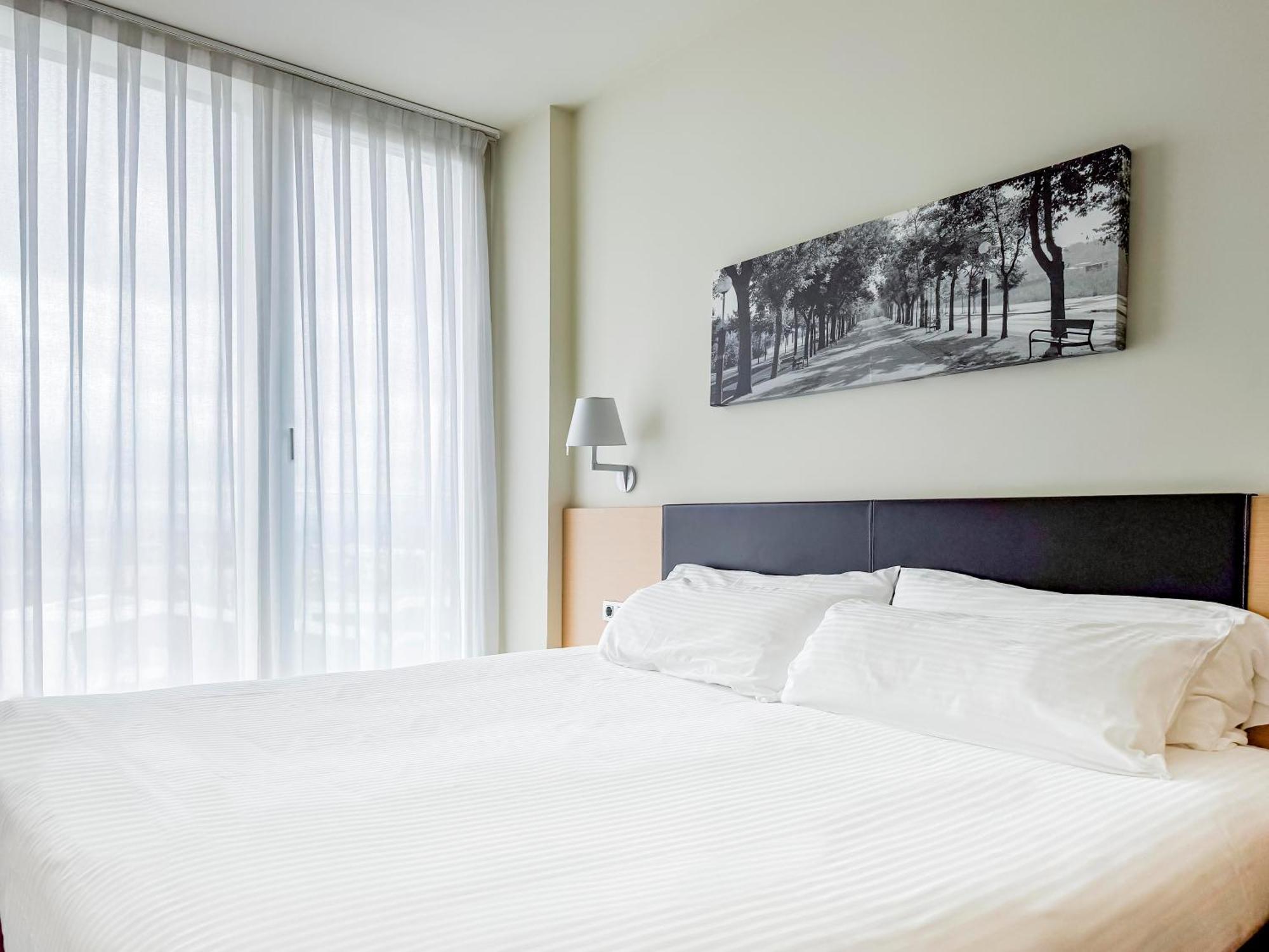 Hotel Jardines De Uleta Suites Vitoria-Gasteiz Dış mekan fotoğraf