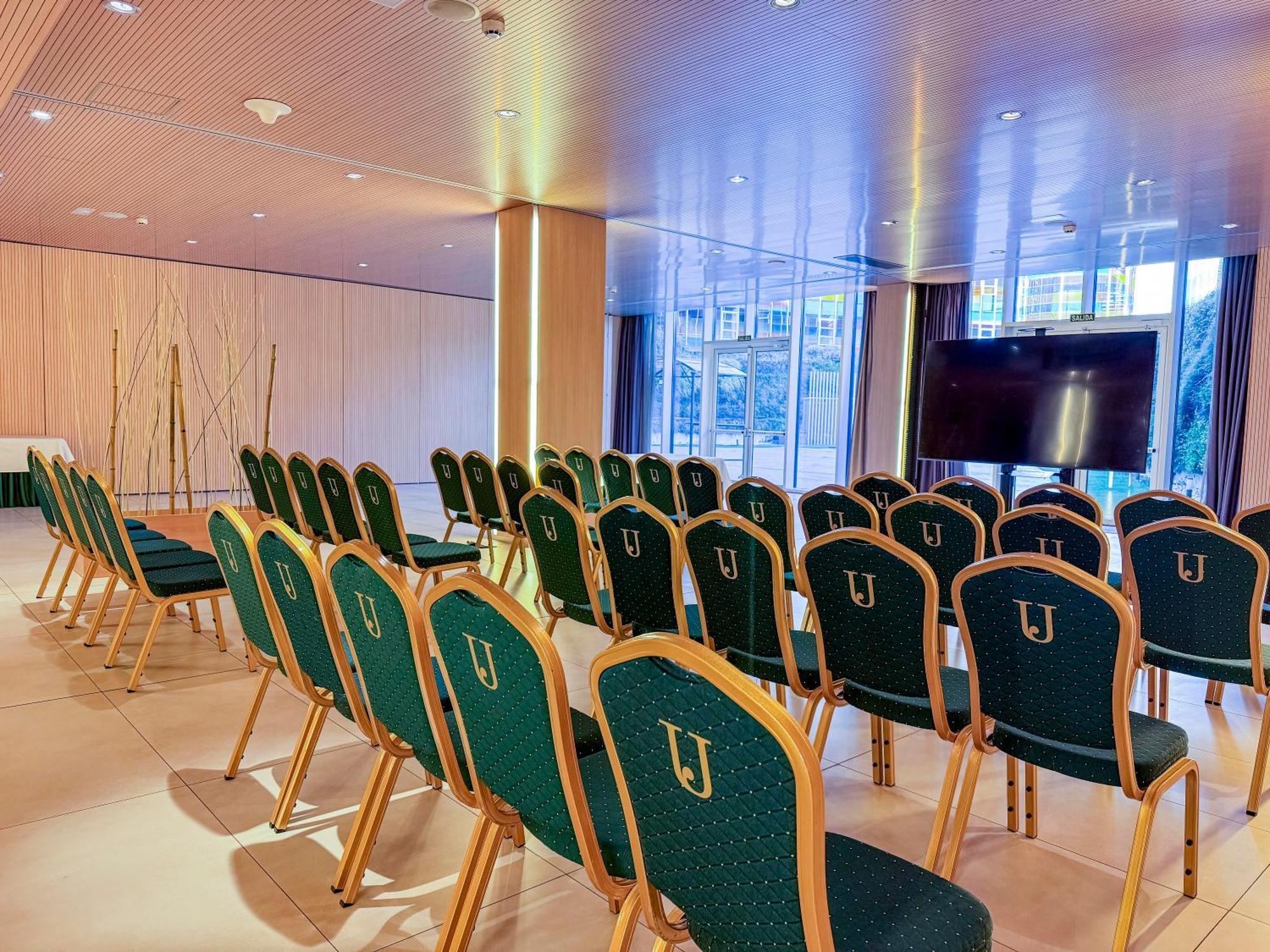 Hotel Jardines De Uleta Suites Vitoria-Gasteiz Dış mekan fotoğraf