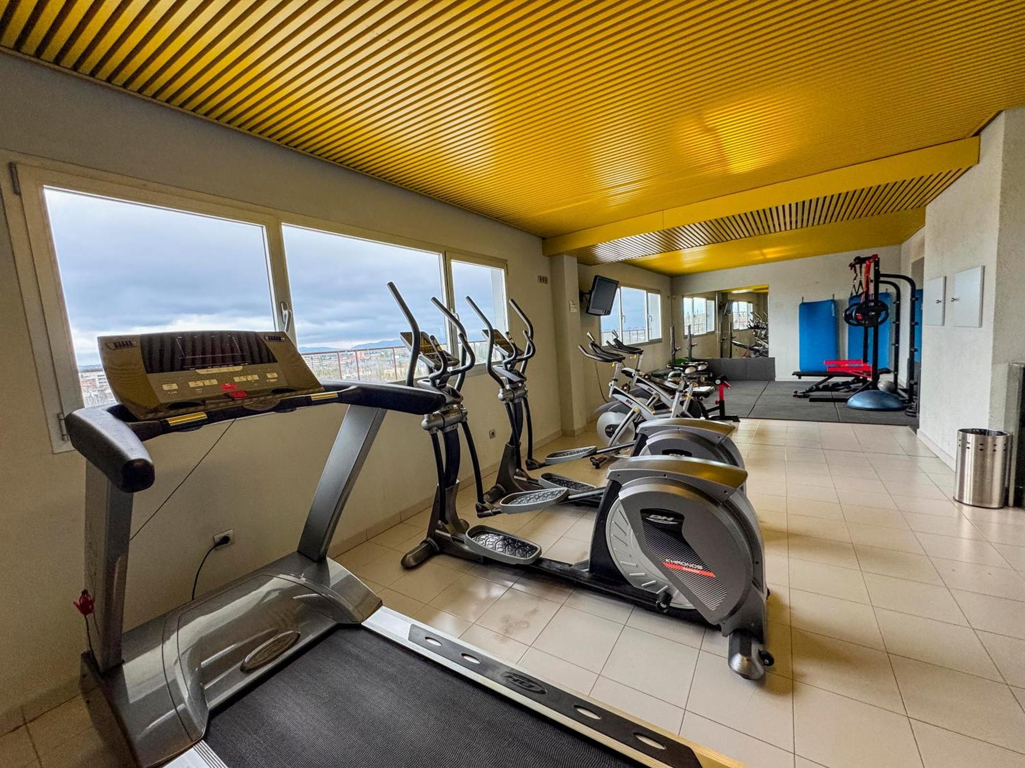 Hotel Jardines De Uleta Suites Vitoria-Gasteiz Dış mekan fotoğraf